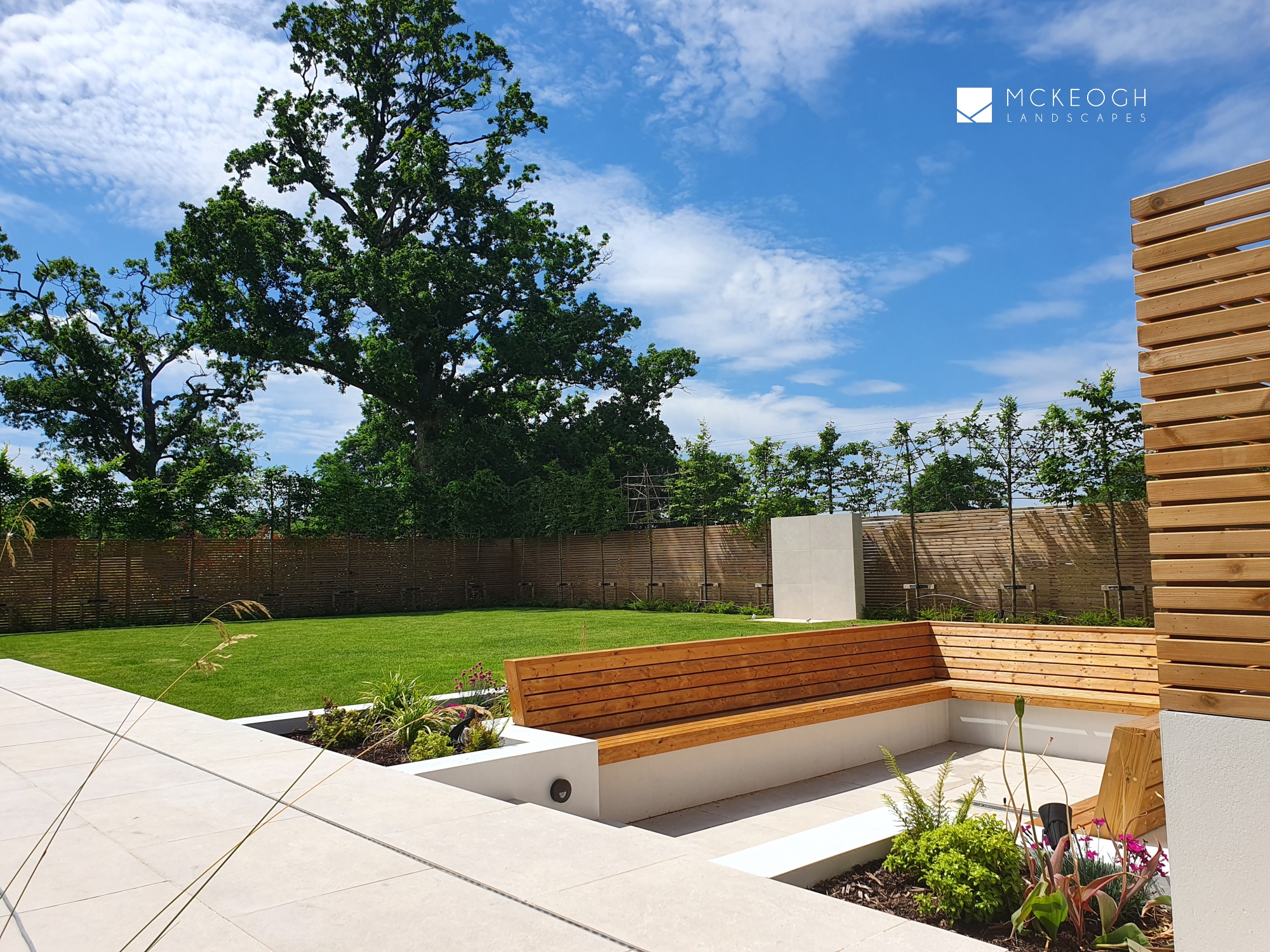 Sunken-firepit-area-with-surrounding-timber-bench